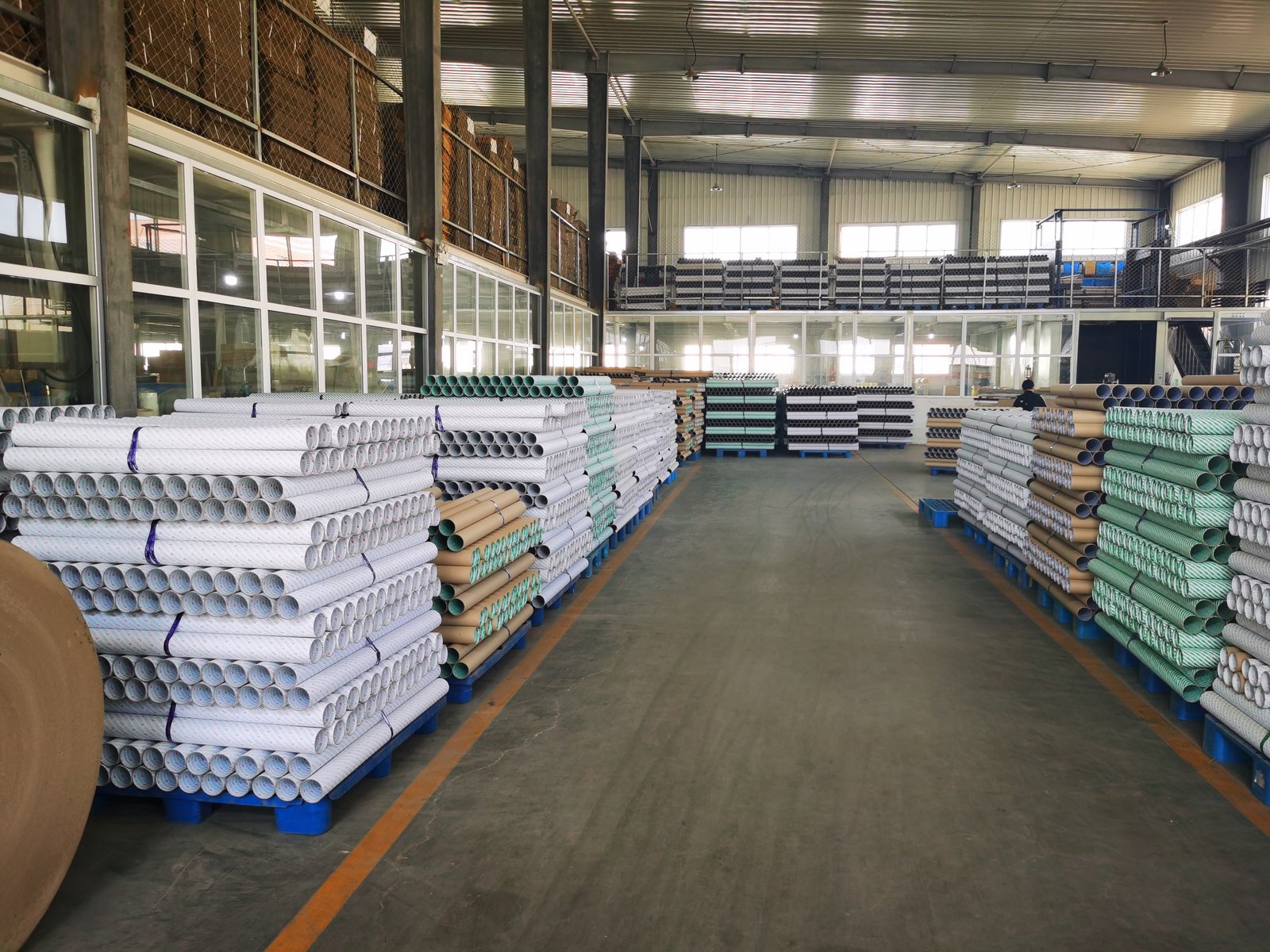 Une usine construite autour de la ligne d'emballage